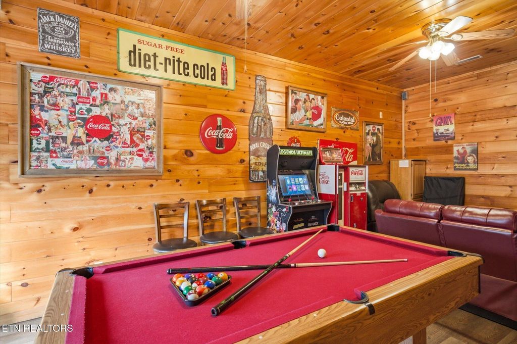 Photo of 1713 Parkway View Court, Sevierville, TN 37876 (MLS # 1328520)