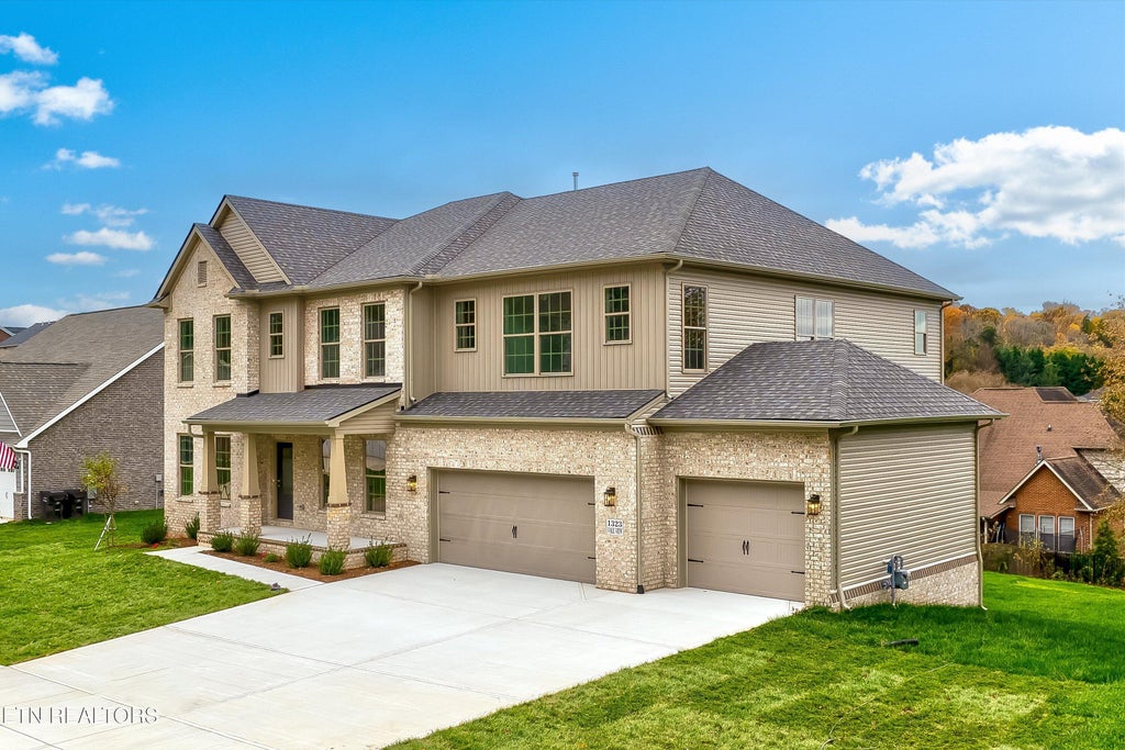 Photo of 1323 Vale View Road Rd, Knoxville, TN 37922 (MLS # 1275036)