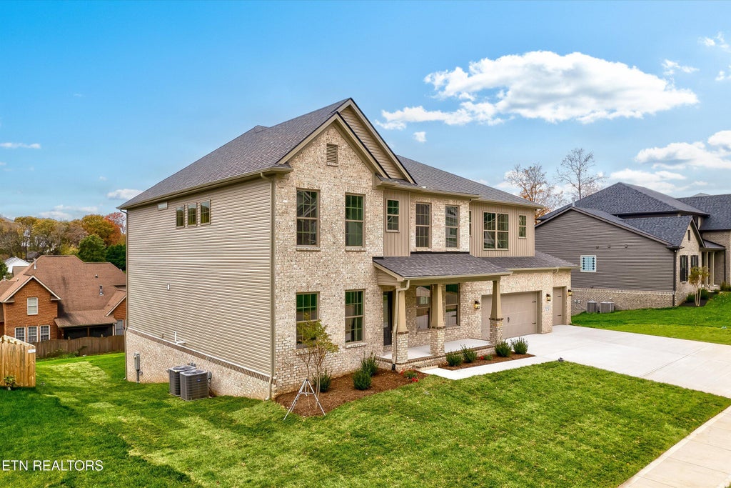 Photo of 1323 Vale View Road Rd, Knoxville, TN 37922 (MLS # 1275036)