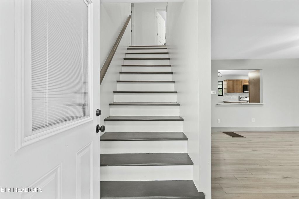 Photo of 3525 Calvert St, Rockford, TN 37853 (MLS # 1283359)