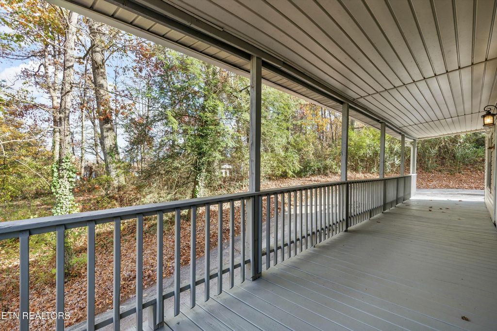 Photo of 3525 Calvert St, Rockford, TN 37853 (MLS # 1283359)