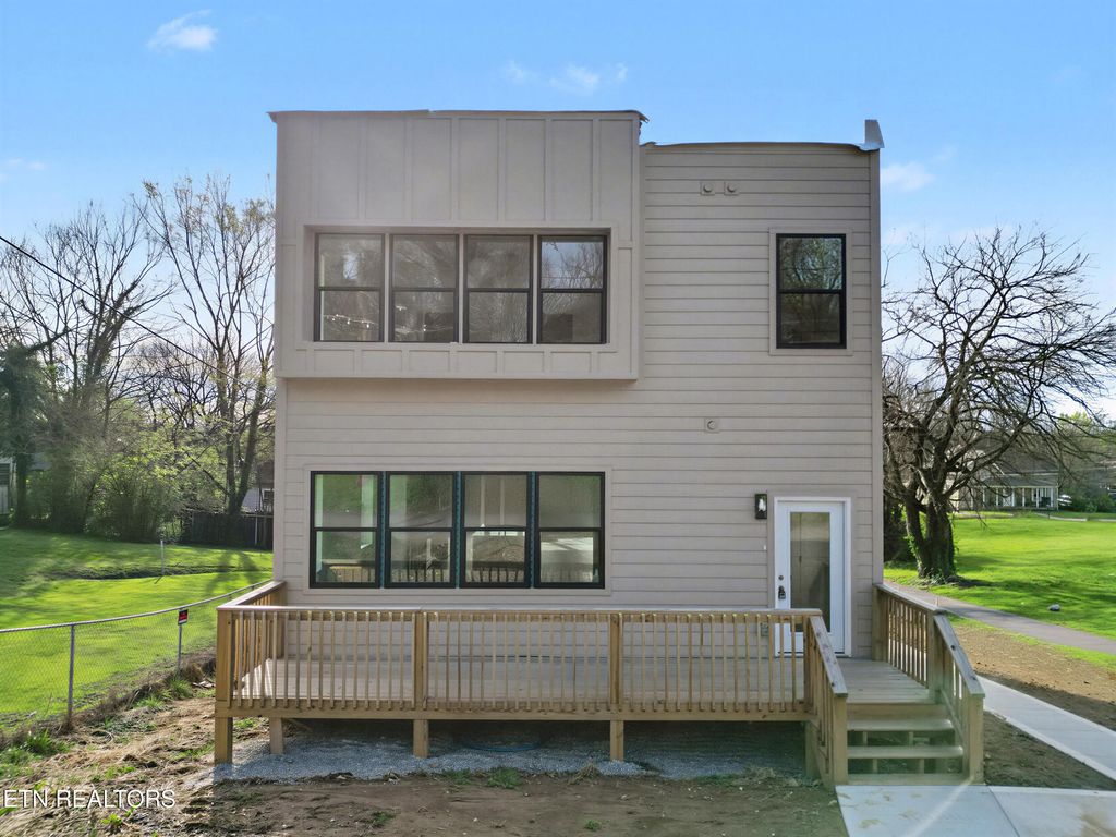 Photo of 2816 Nichols Ave, Knoxville, TN 37917 (MLS # 1339646)