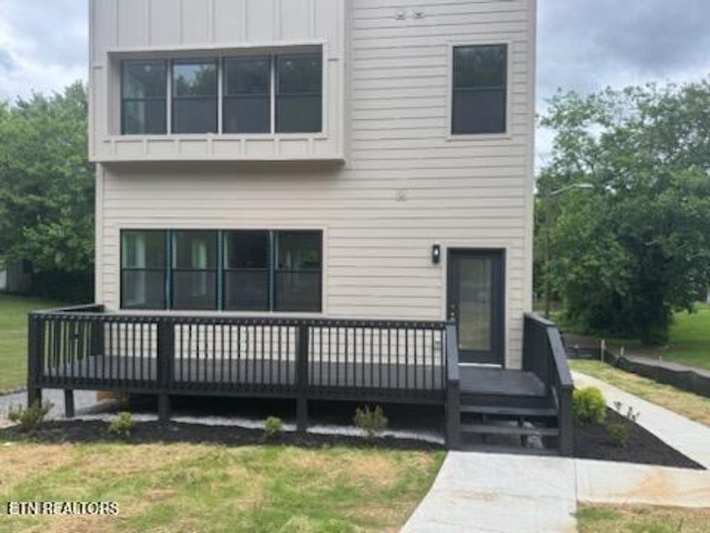 Photo of 2816 Nichols Ave, Knoxville, TN 37917 (MLS # 1339646)