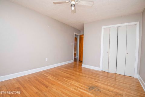 Tiny photo for 404 Douglas Lane, Clinton, TN 37716 (MLS # 1322672)