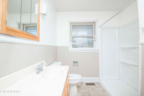 Tiny photo for 404 Douglas Lane, Clinton, TN 37716 (MLS # 1322672)