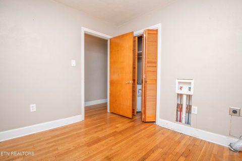 Tiny photo for 404 Douglas Lane, Clinton, TN 37716 (MLS # 1322672)