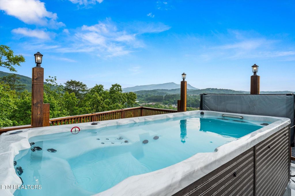 Photo of 419 Stone Ridge Way, Pigeon Forge, TN 37863 (MLS # 1287670)