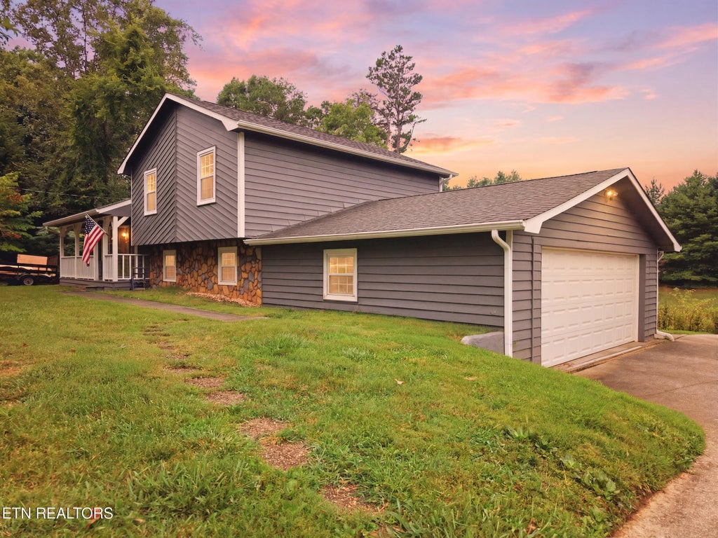 Photo of 3017 Pleasant View Ave, Maryville, TN 37803 (MLS # 1348805)