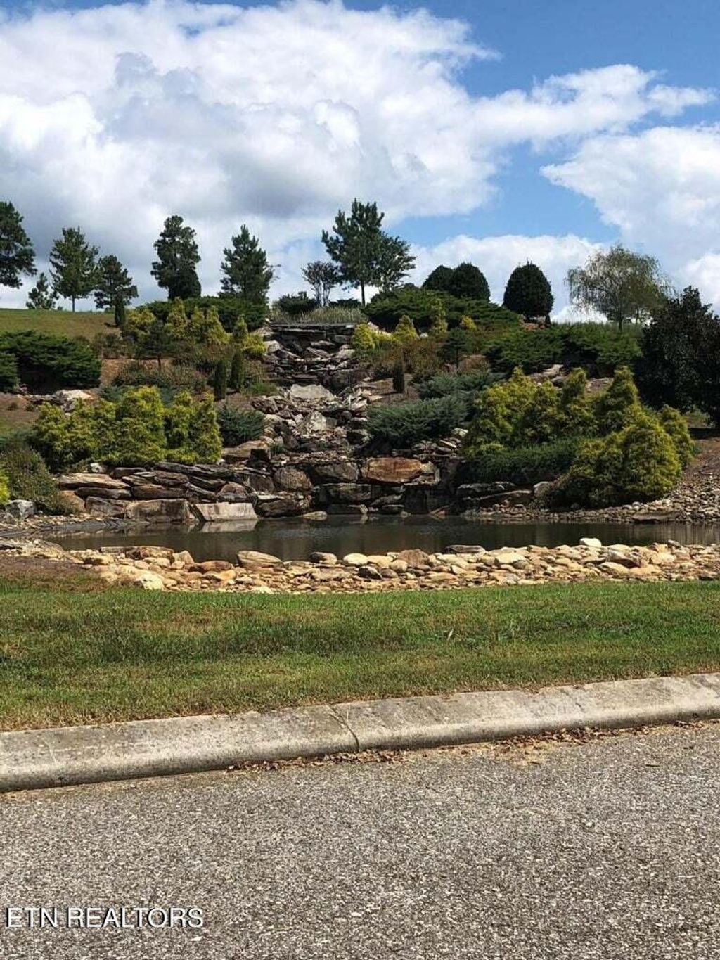 Photo of 76 Twin Lakes Drive, Loudon, TN 37774 (MLS # 1273633)