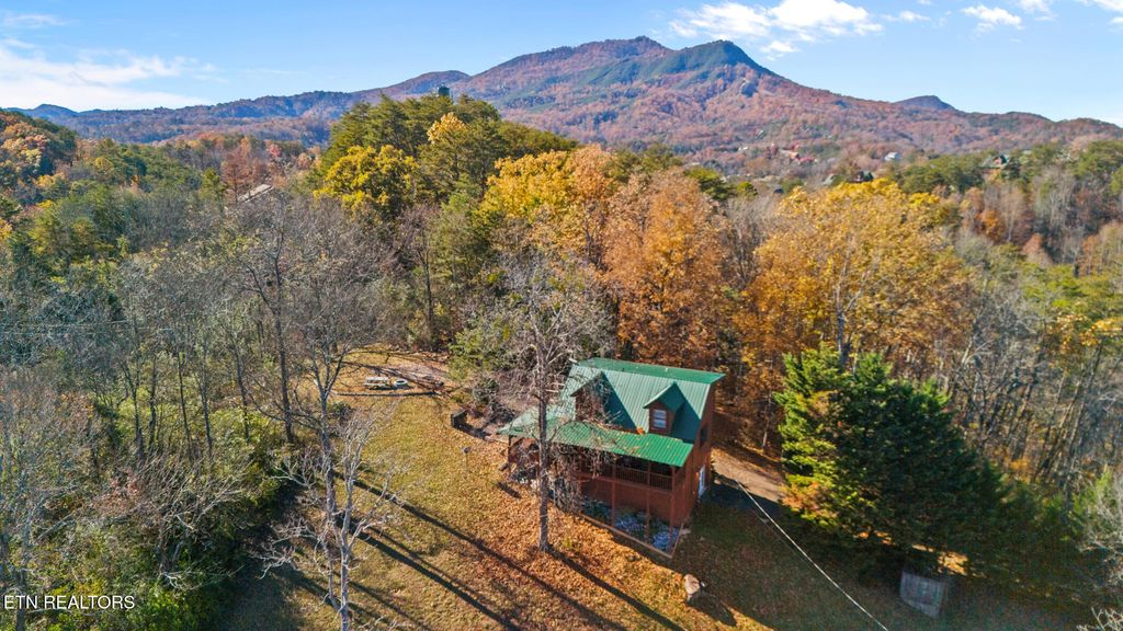 Photo of 1086 Sharp Hollow Rd, Sevierville, TN 37862 (MLS # 1322053)