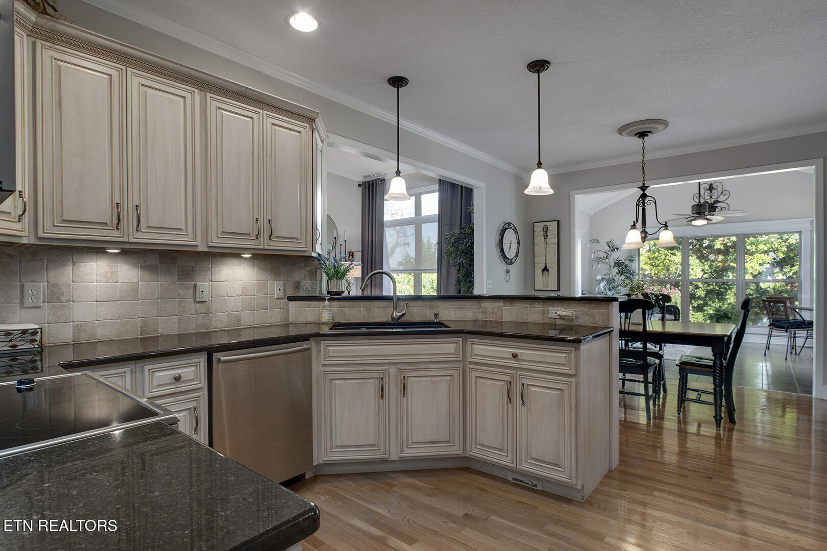 Loudon, Tennessee 37774, United States, 3 Bedrooms Bedrooms, ,3 BathroomsBathrooms,Residential,Active,191475