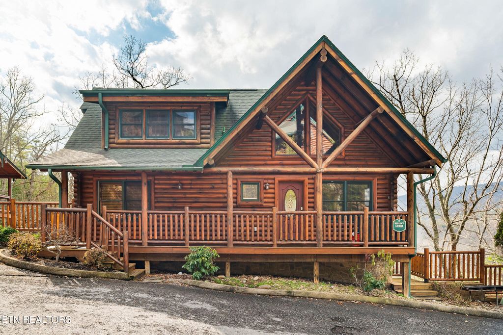 Photo of 1734 Summit View Way, Pigeon Forge, TN 37862 (MLS # 1330453)