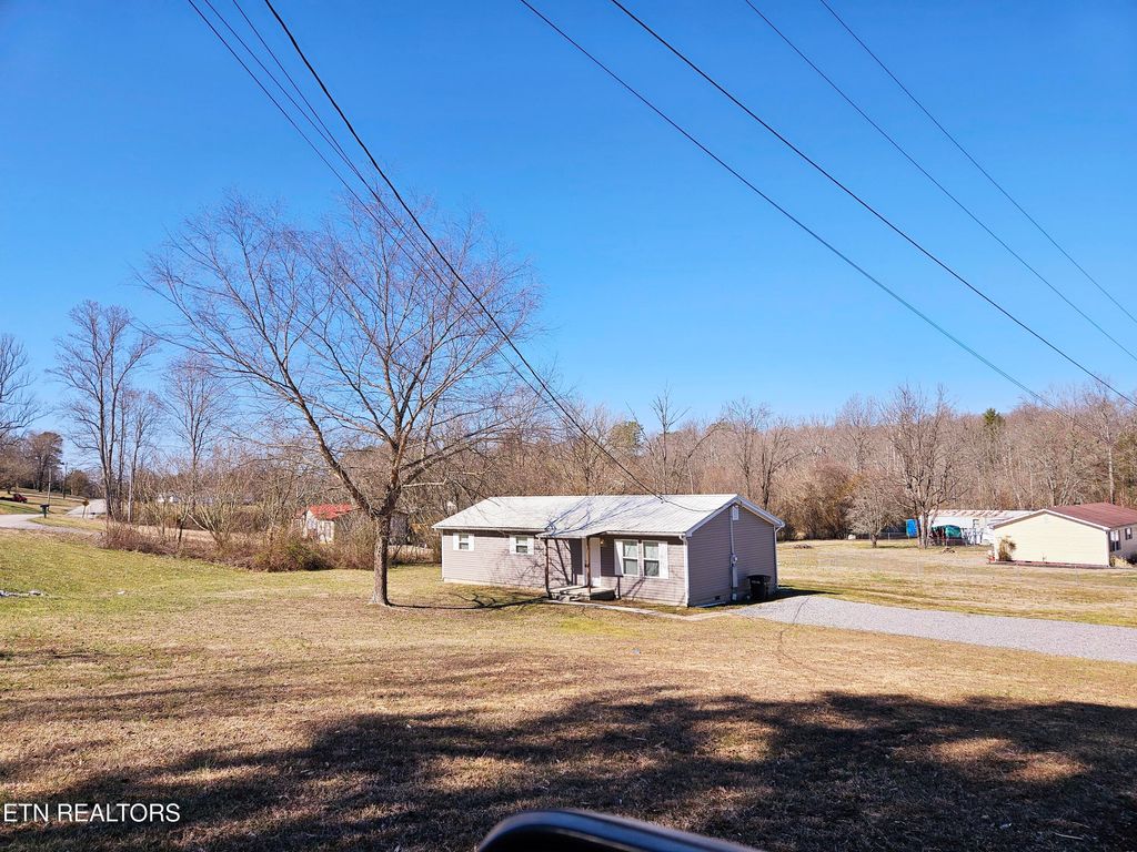 Photo of 1465 Poplar Creek Rd, Oliver Springs, TN 37840 (MLS # 1291083)