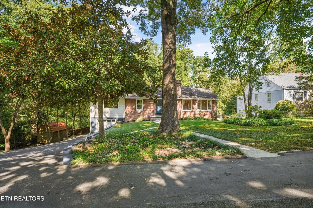 Photo of 2837 Gaston Ave, Knoxville, TN 37917 (MLS # 1355256)