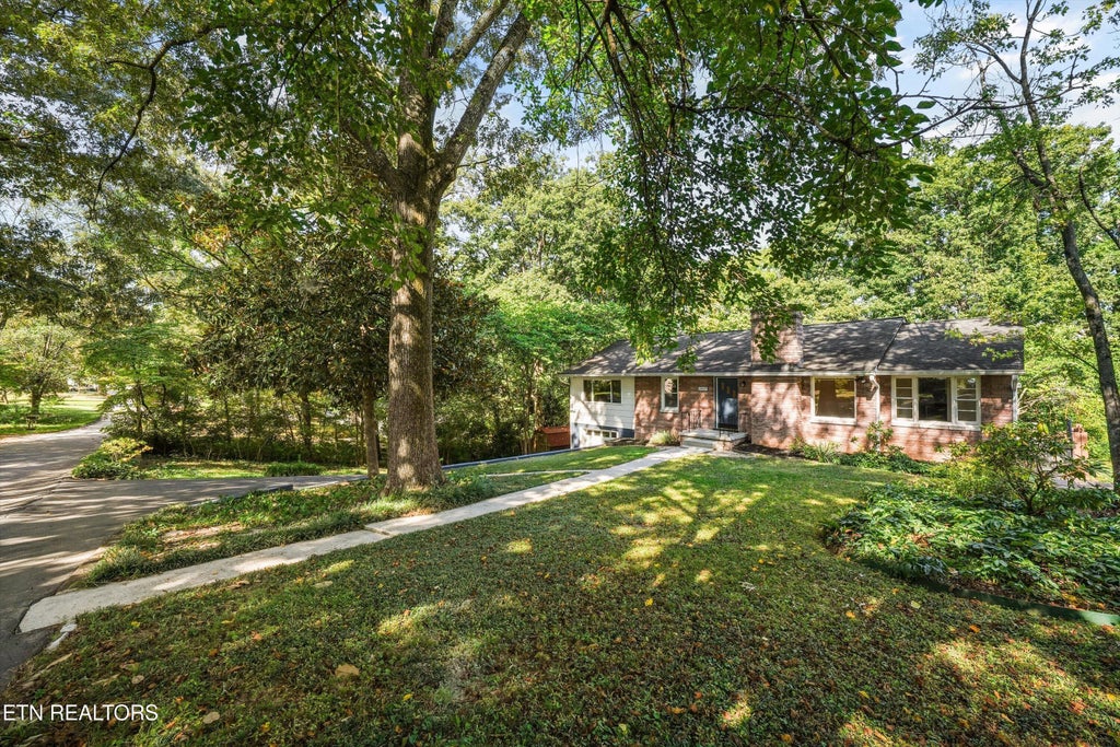 Photo of 2837 Gaston Ave, Knoxville, TN 37917 (MLS # 1355256)