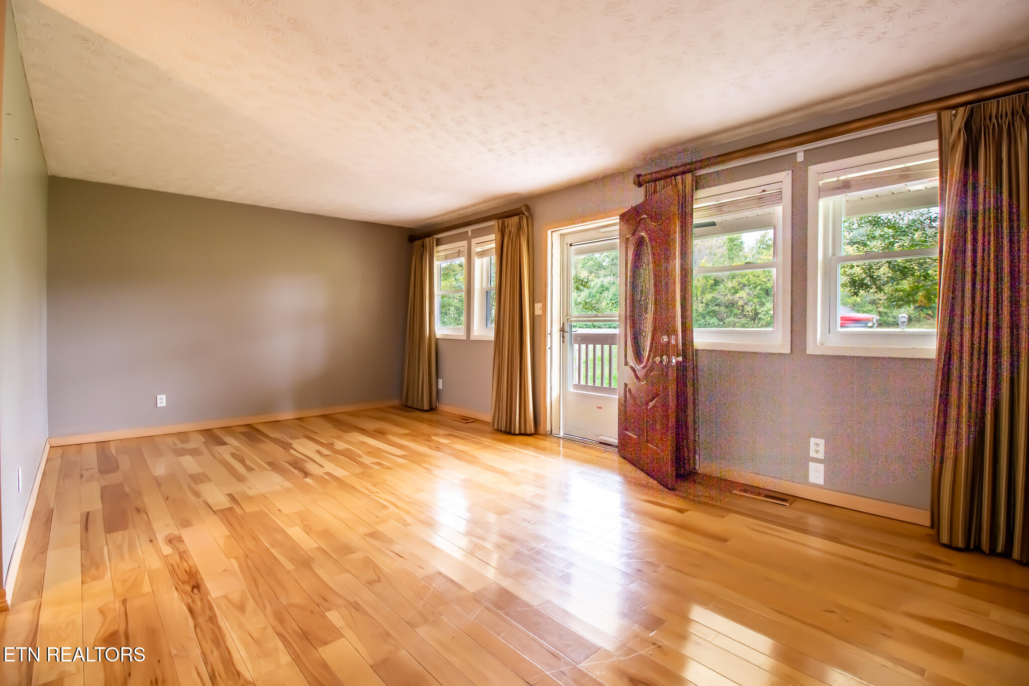 1642 N Charles G Seivers Blvd