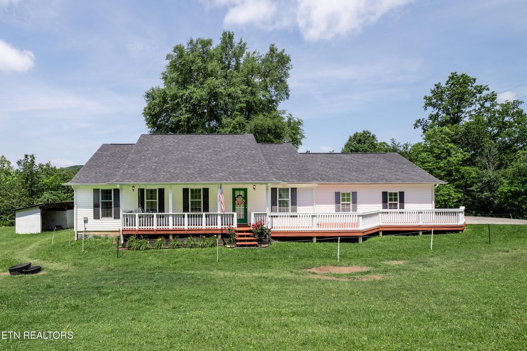 Photo of 124 Mossey Creek Drive, Kingston, TN 37763 (MLS # 1304360)