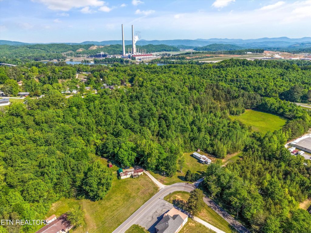 Photo of 798 Greenwood St, Kingston, TN 37763 (MLS # 1338041)