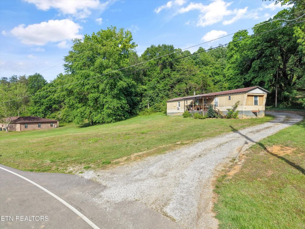 Photo of 798 Greenwood St, Kingston, TN 37763 (MLS # 1338041)