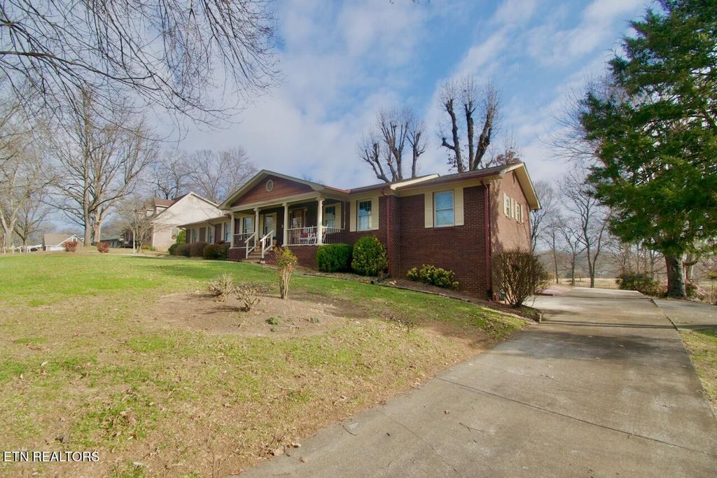 Photo of 102 York Circle, Maryville, TN 37803 (MLS # 1325781)