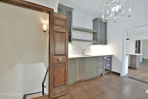 Tiny photo for 2221 Cherokee Blvd, Knoxville, TN 37919 (MLS # 1305008)