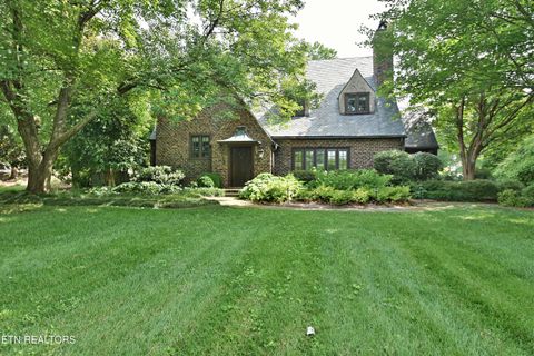Photo of 2221 Cherokee Blvd, Knoxville, TN 37919 (MLS # 1305008)
