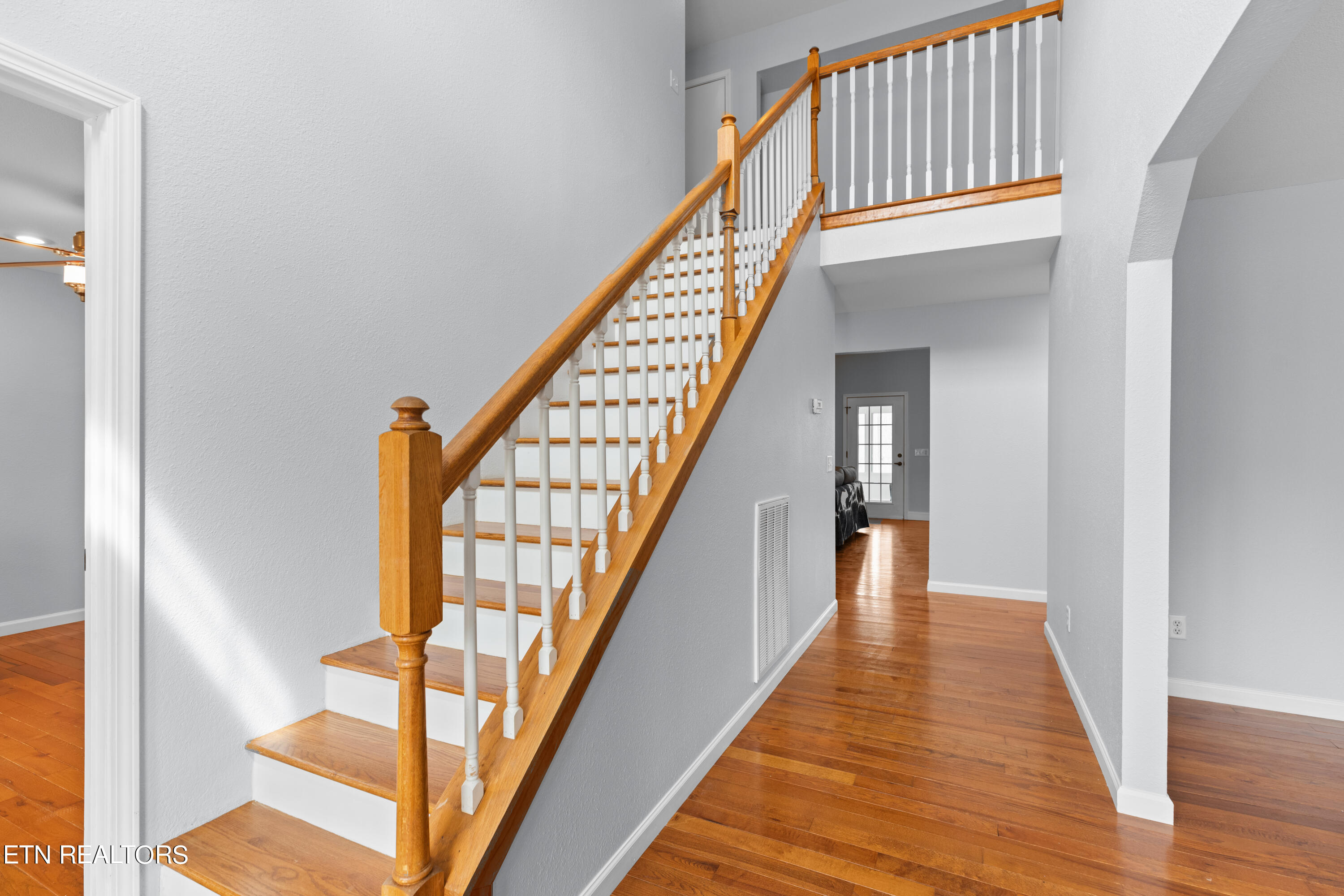 Photo 5 of 36 of 4040 Roundtop Drive house