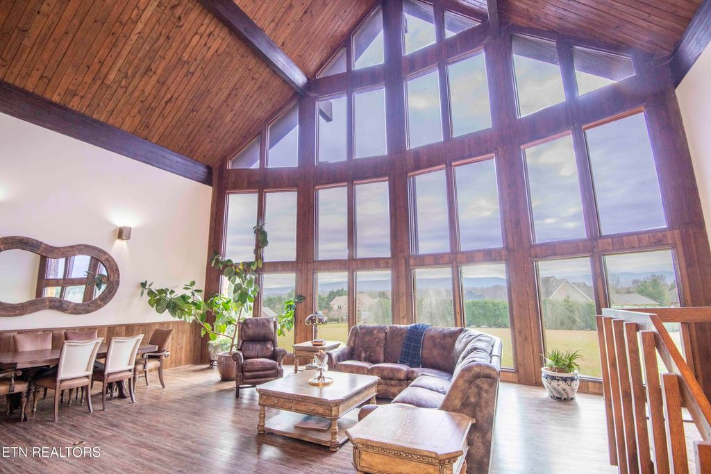 Photo of 1006 Foxdale Drive, Maryville, TN 37803 (MLS # 1325187)