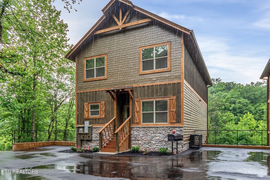 Photo of 2013 Myrtle Way Way, Pigeon Forge, TN 37863 (MLS # 1270595)