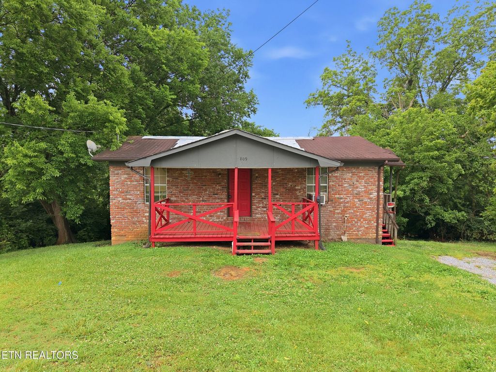 Photo of 809 E Rhoten St, Jefferson City, TN 37760 (MLS # 1342299)