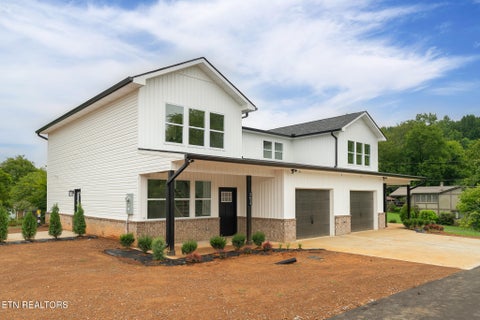 Photo of 2634 White Plains Way, Knoxville, TN 37920 (MLS # 1353822)
