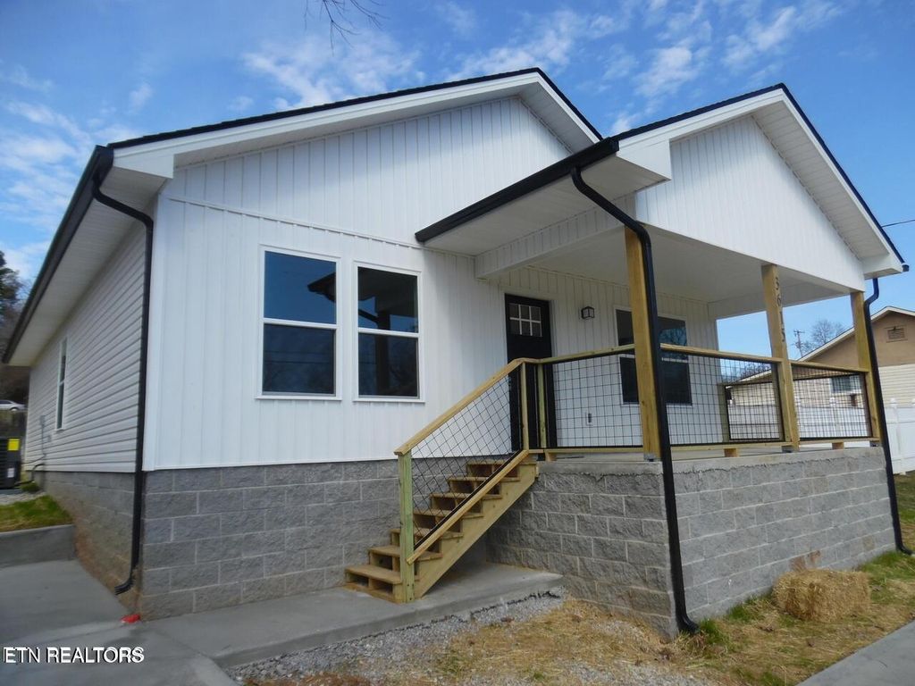 Photo of 3615 Lyle Ave, Knoxville, TN 37919 (MLS # 1341713)
