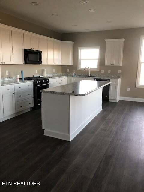 7445 Lakeshore Drive