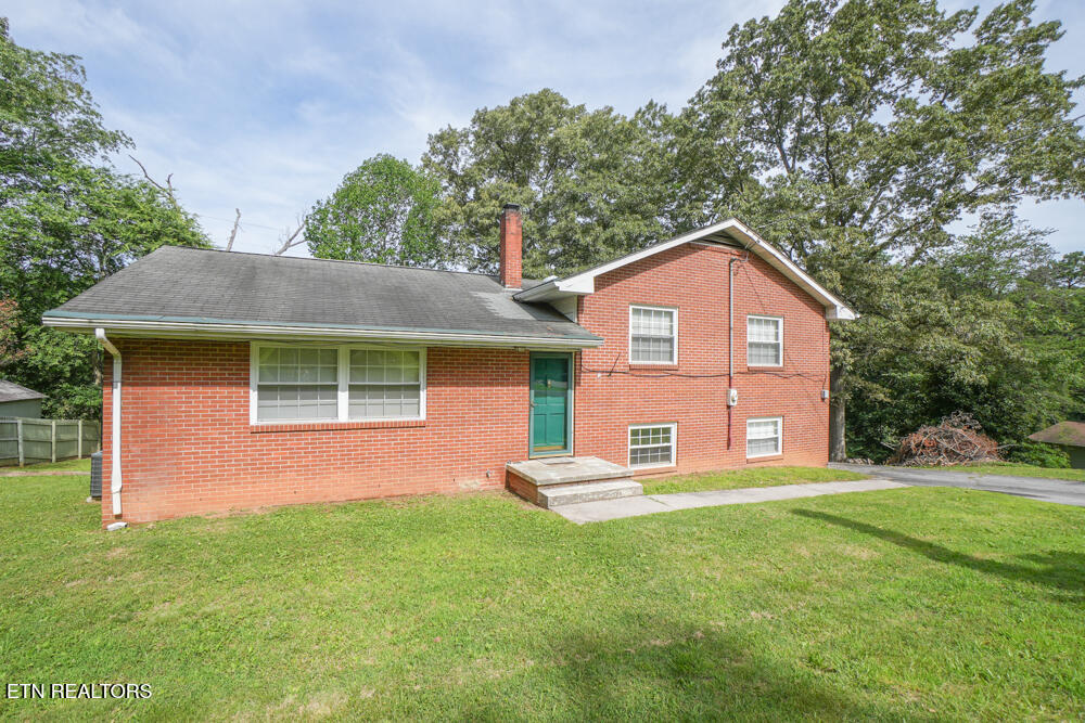 2001 Highland Rd