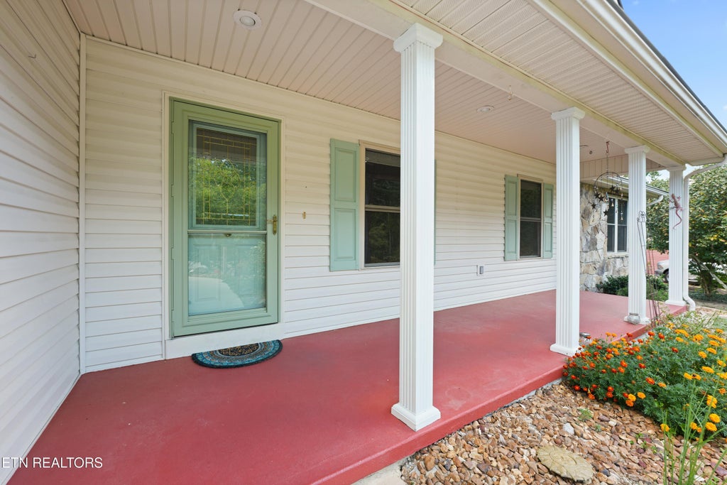 Photo of 117 Lynhurst Drive, Crossville, TN 38558 (MLS # 1354664)