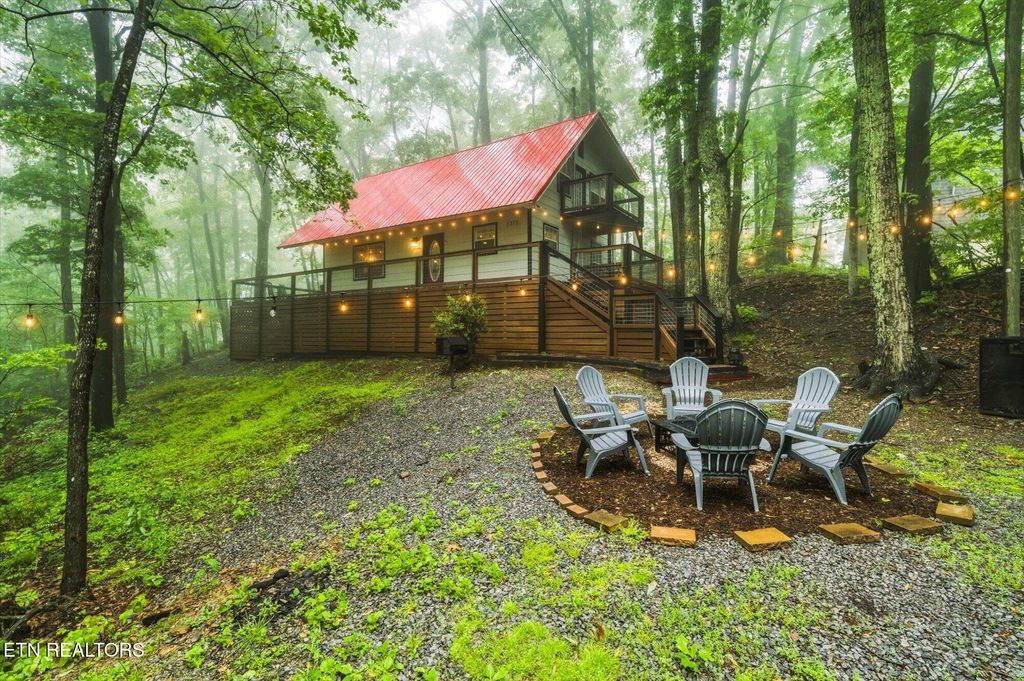 Photo of 1375 S Baden Drive, Gatlinburg, TN 37738 (MLS # 1340380)
