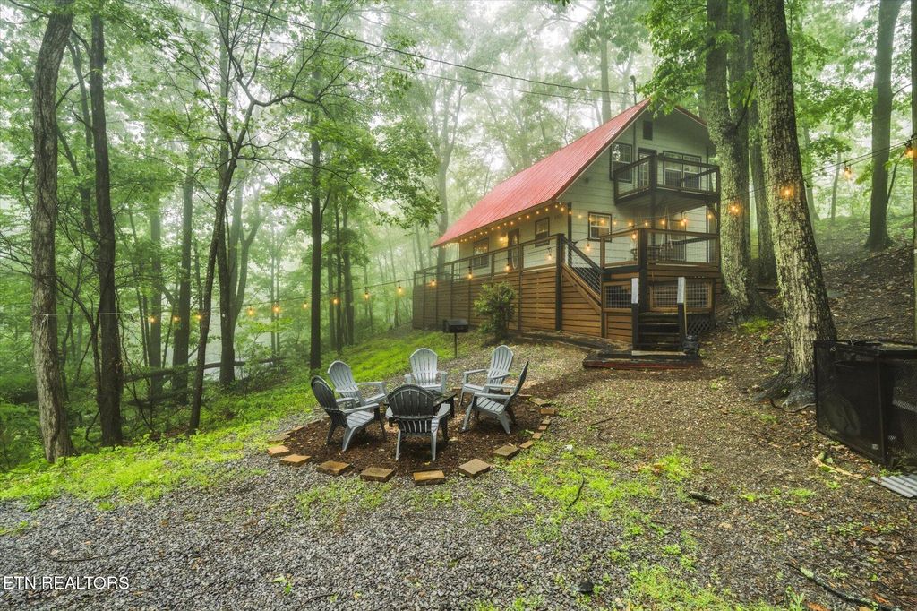 Photo of 1375 S Baden Drive, Gatlinburg, TN 37738 (MLS # 1340380)