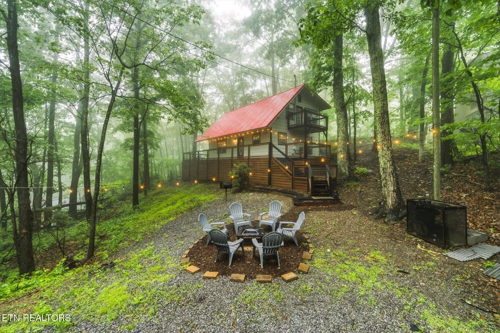 Photo of 1375 S Baden Drive, Gatlinburg, TN 37738 (MLS # 1340380)