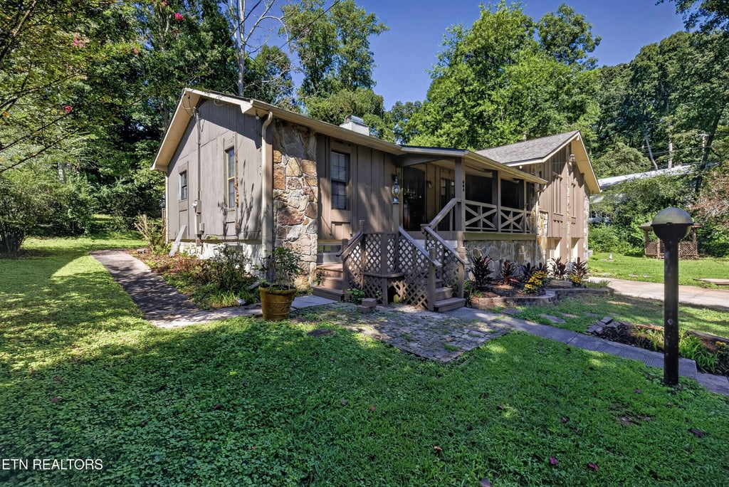 Photo of 403 Delaware Ave, Oak Ridge, TN 37830 (MLS # 1354563)