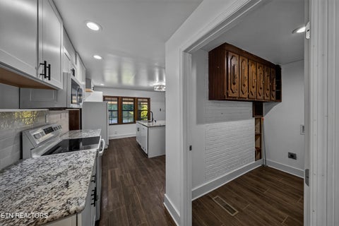 Tiny photo for 403 Delaware Ave, Oak Ridge, TN 37830 (MLS # 1354563)