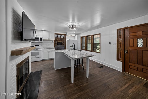 Tiny photo for 403 Delaware Ave, Oak Ridge, TN 37830 (MLS # 1354563)