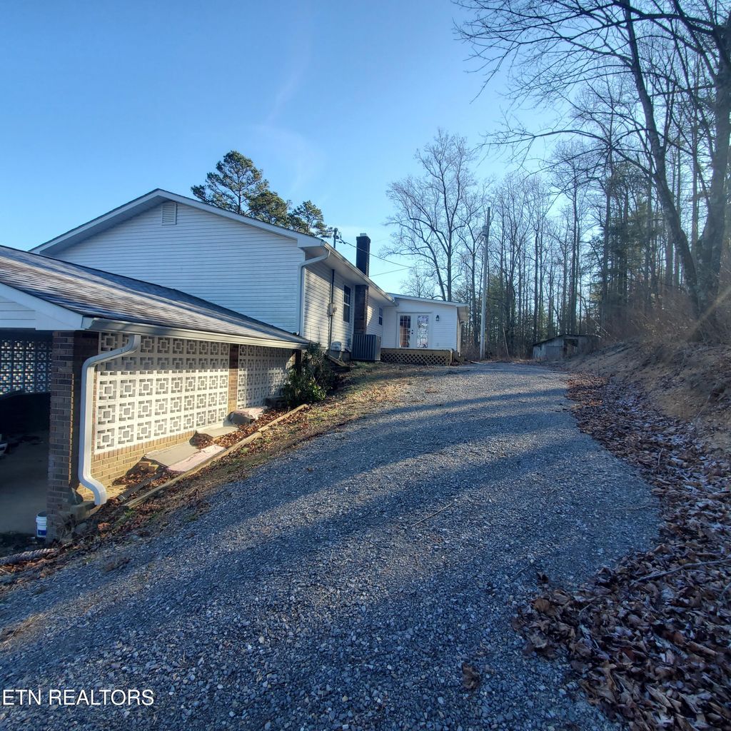 Photo of 1522 Knoxville Hwy, Wartburg, TN 37887 (MLS # 1284248)