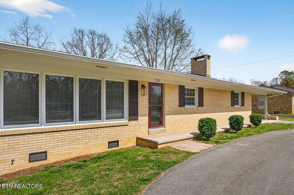 Photo of 328 Wedgewood St, Cookeville, TN 38501 (MLS # 1333748)