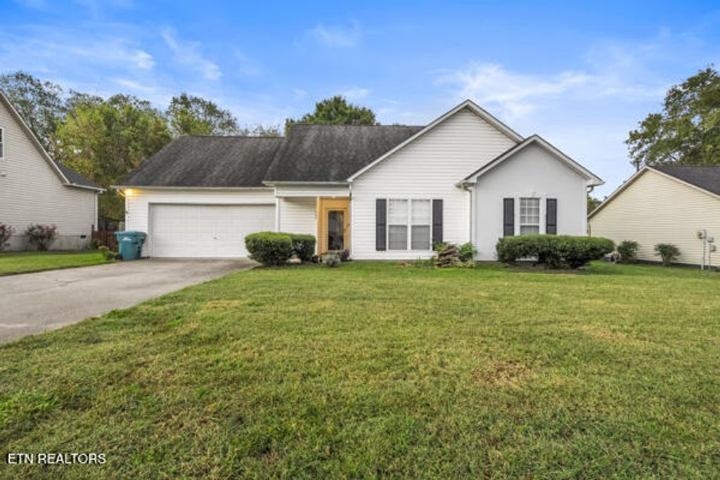 Photo of 909 Whitesburg Drive, Knoxville, TN 37918 (MLS # 1318182)