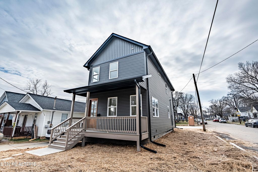 Photo of 2823 Johnston St, Knoxville, TN 37921 (MLS # 1328045)