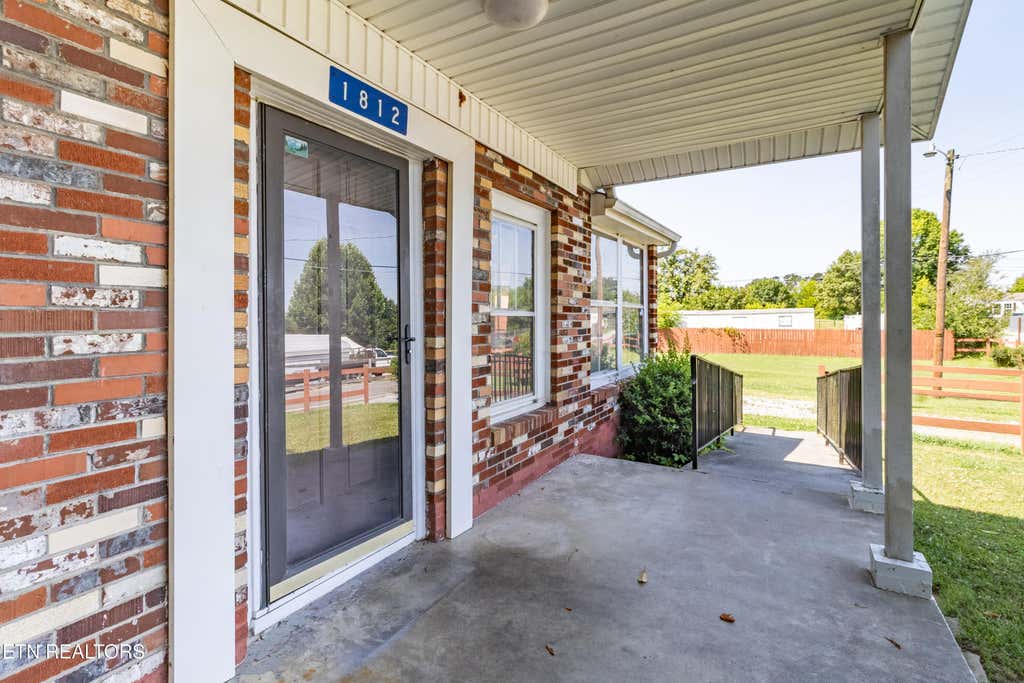 Photo of 1812 Brook Ave, Maryville, TN 37801 (MLS # 1346147)