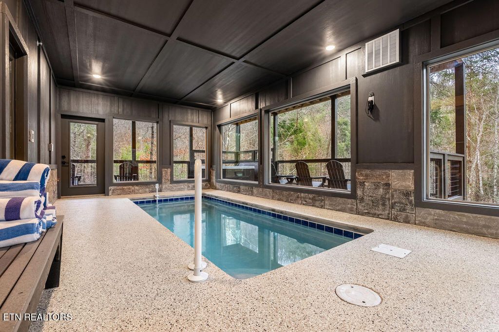 Photo of 2905 Raven Fork Circle, Sevierville, TN 37876 (MLS # 1334039)