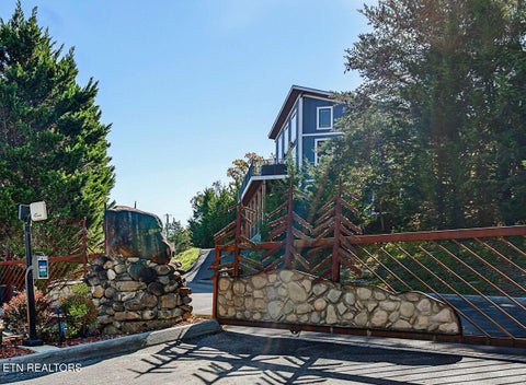 Tiny photo for 810 Blue Herring Way, Sevierville, TN 37876 (MLS # 1359673)