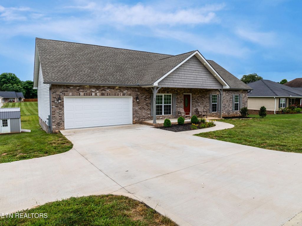 Photo of 5006 Morganton Rd, Greenback, TN 37742 (MLS # 1307142)