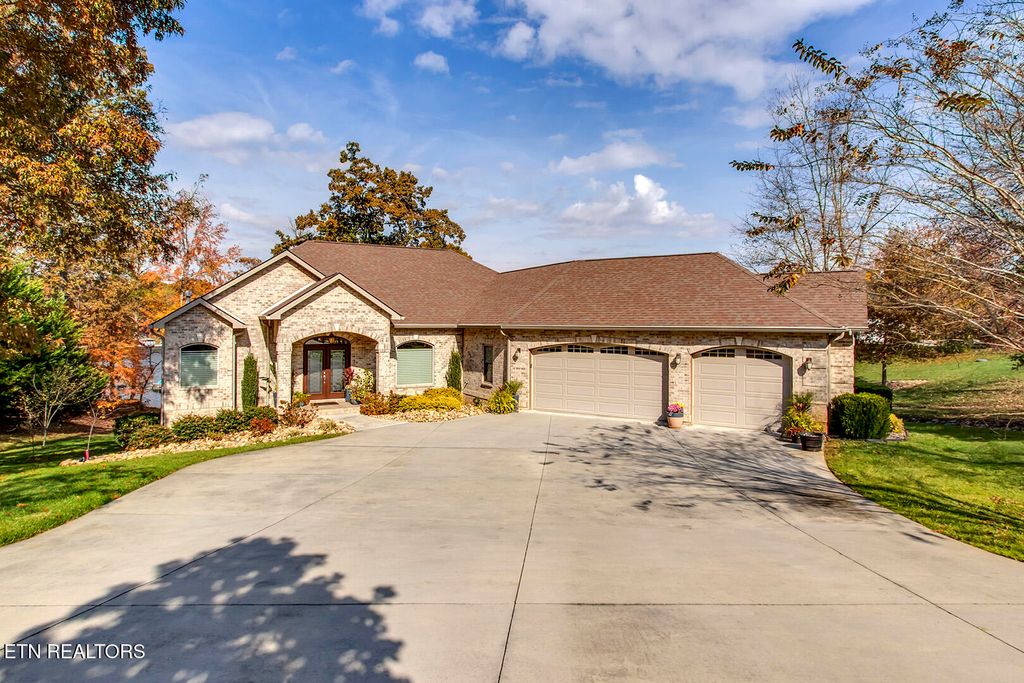 Photo of 211 Chickasaw Lane, Loudon, TN 37774 (MLS # 1321707)